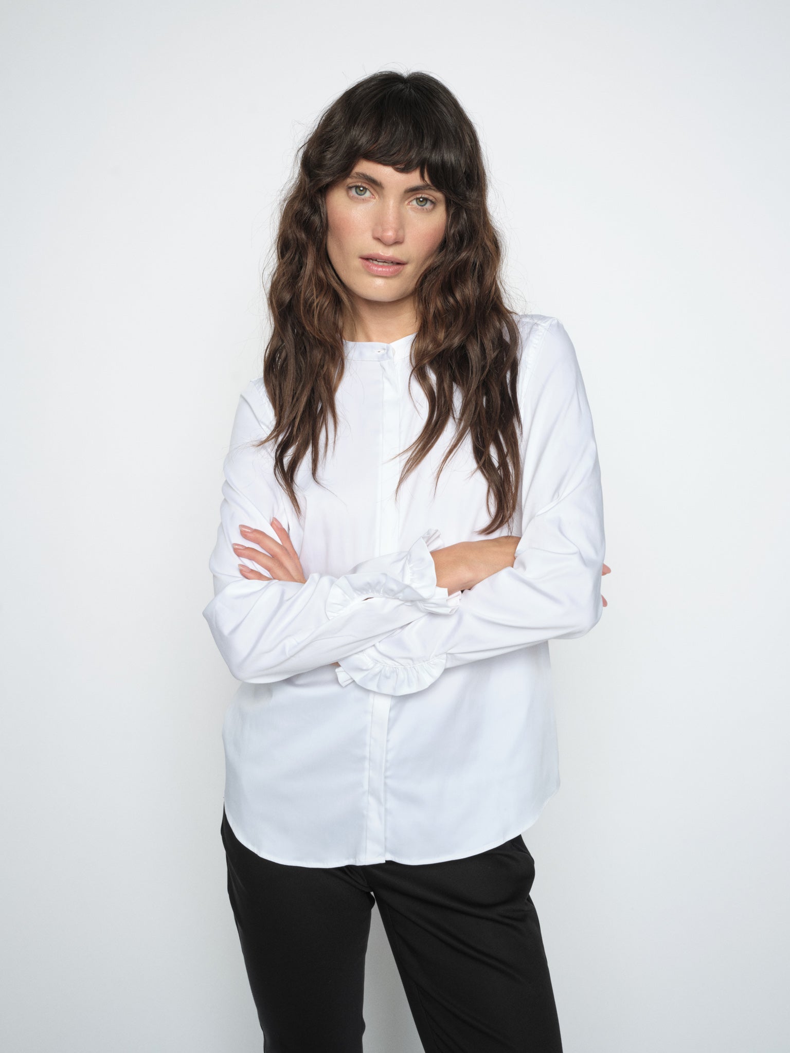 Modelshot / White / Detail